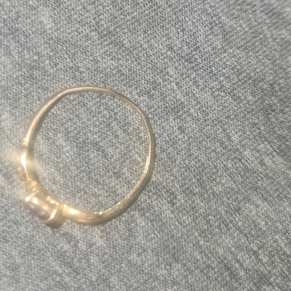10kt Gold Heart Ring with Amethyst - Picture 14 of 15